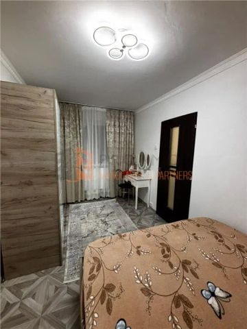 Apartament 2 camere cf 2 semidecomandat zona Micro 14 - Photo 2