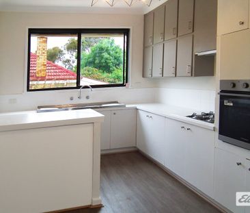 Ideally Located Family Home in East Bendigo - Photo 3