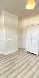 House share to rent - Photo 3