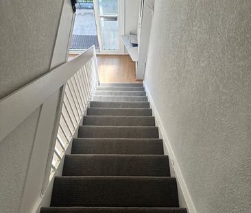 2 Bed Maisonette, Viewcraig Street, EH8 - Photo 2