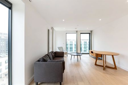 Royal Crest Avenue, London, E16 flat to rent - Photo 4