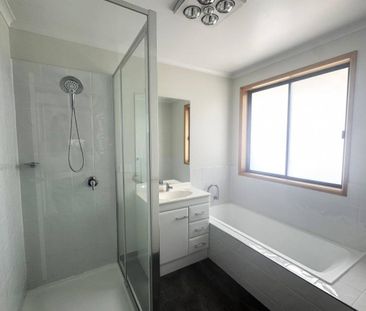 Modern Living - 3 Bedroom - 1 Bathroom - Photo 6