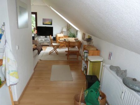 Helle Dachgeschosswohnung mit großem Gartenteil in direkter Nähe zum Naturschutzgebiet - Photo 5