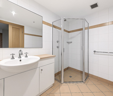 Ultra Convenient Studio Apartment - Photo 2