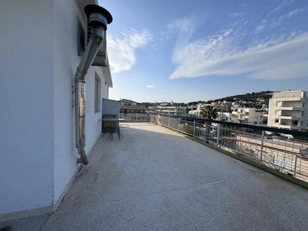Διαμέρισμα για ενοικίαση Πόρτο Ράφτη (Μαρκόπουλο) - Photo 2