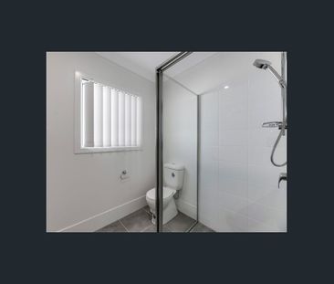 MODERN, FULLY FURNISHED, STUDIO APARTMENT - Photo 4