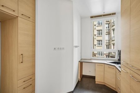 Location Appartement 3 pièces 99m² PARIS 17ème - Photo 5