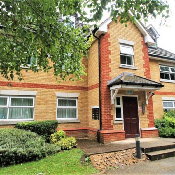 Edwin Court, Farnborough, Hampshire, GU14 - Photo 1