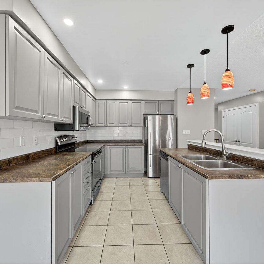 For Lease - 70 Diana Way, Barrie, Ontario - Photo 1