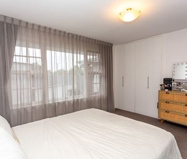 Lovely renovated 2-bedroom home in Beckenham! - Photo 6