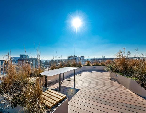 Stylisch-luxuriös möblierte 1-Zimmer-Wohnung mit Balkon - Photo 1