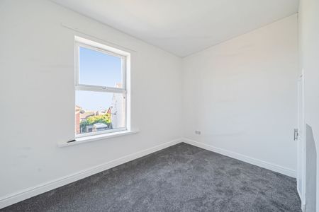 3 Bedroom - Photo 2