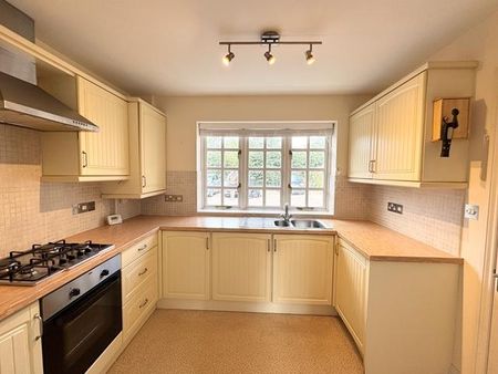 2 bedroom semi-detached house to rent - Photo 5