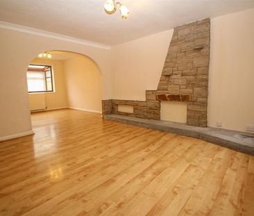 3 Bedroom House - Terraced - Photo 6