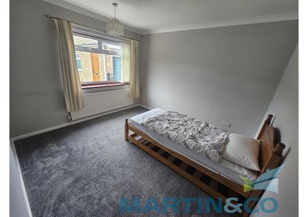 2 bedroom detached bungalow to rent - Photo 3