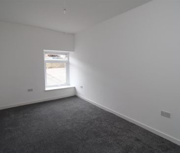 House - Terraced For Rent Caerau Road, Maesteg - Photo 6