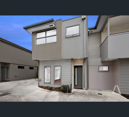 2/6 Bosquet Street, Maidstone, Vic 3012 - Photo 2