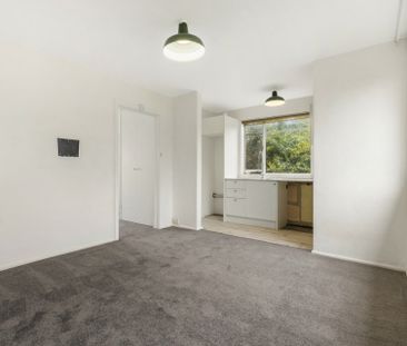 Modern comfort meets unbeatable convenience - Photo 6