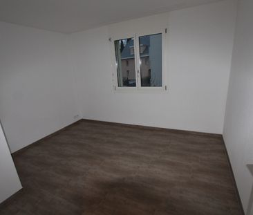 Moderne 4.5 Zi. Wohnungen mit Balkon, eigenem Waschraum und Waschturm - Photo 3