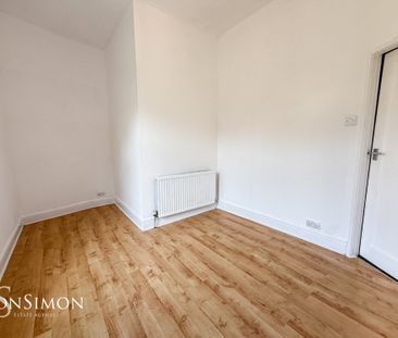 Burnley Road East - Photo 4