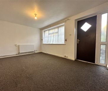16, Woodsley Green, Leeds, West Yorkshire, LS6 1SD - Photo 1