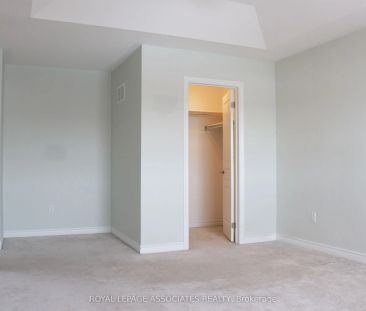 59 Hawke Crescent #Main - Photo 5