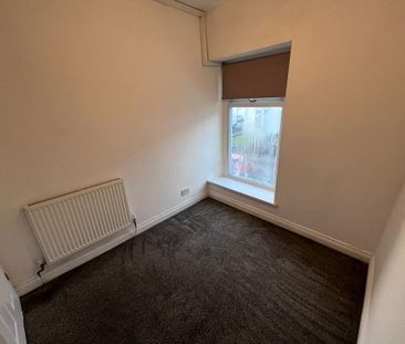 4 bedroom terraced house to rent - Photo 2