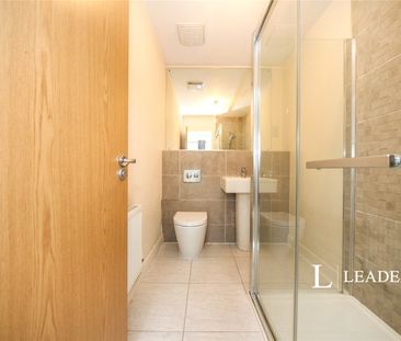 4 bedroom semi detached to rent Hazel Mead, LU5 - Photo 1