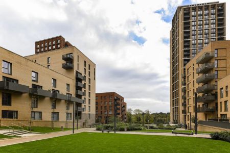 1 bedroom flat in 21 Perryfield Way - Photo 5