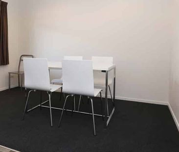 Modern studio apartment close to CBD - Photo 2