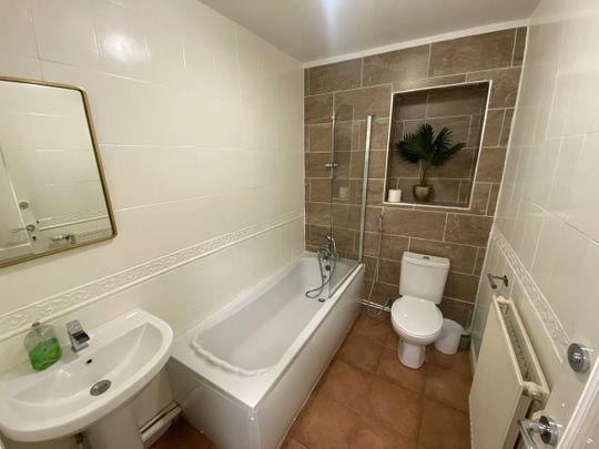 Room in a Shared House, Wyndcliff Road, B9 - Photo 1