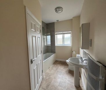 Jubilee Close, Crewkerne, Somerset - Photo 4