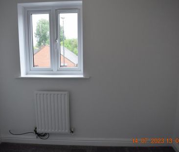 3 bedroom semi-detached house to rent - Photo 3