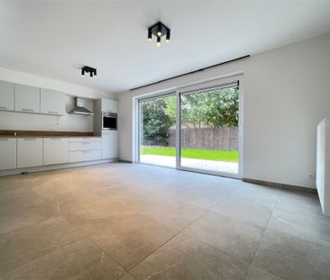 Nouvelle maison dans un quartier résidentiel - Photo 4