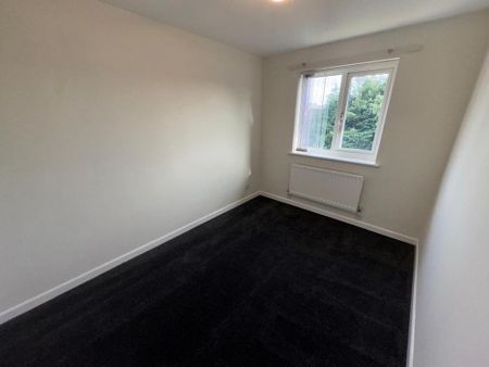 4 bedroom detached house to rent - Photo 3