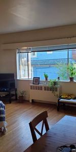 KITSILANO NICE LARGE 1 BR – TOP FLOOR - Photo 4