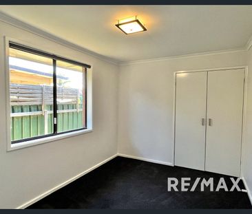 Lake Albert Family Living - Photo 4