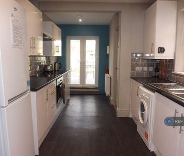 1 bedroom in a house share to rent - Photo 5