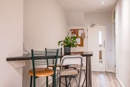 Modernised property in the heart of Cathays - Photo 3