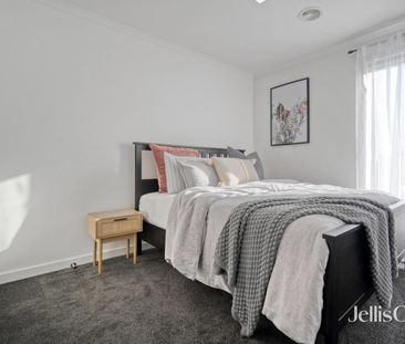 Modern Double-Storey Living in the Heart of Alfredton - Photo 3