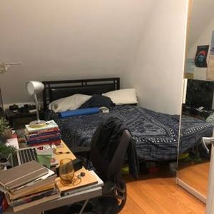 653- 3 bedrooms 3rd floor for rent - Photo 2