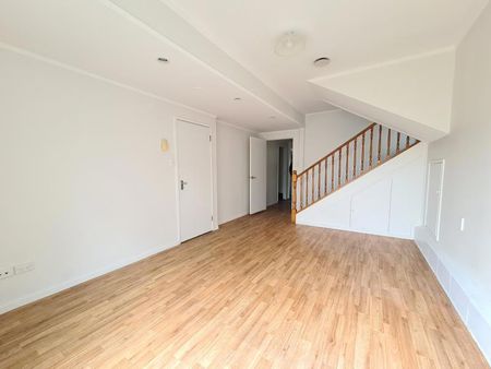 Botany Downs, 10 Yarra Place - Photo 2