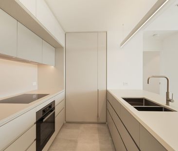 Modern 2-Bedroom Apartment in Prime Location - Photo 5