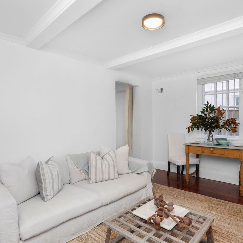 Gorgeous One Bedroom Ground Floor Apartment - Photo 1