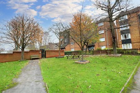 1 bedroom flat to rent - Photo 3