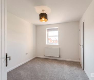 4 bedroom detached house to rent - Photo 4