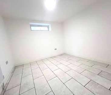 Three bedroom Ground Floor Annex Flat to rent- ideal for working pr... - Photo 1