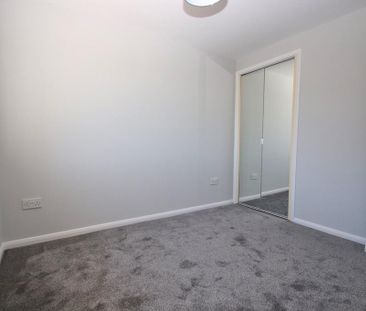 4 bedroom detached house to rent - Photo 4