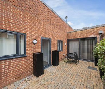 2 bedroom maisonette to rent - Photo 6