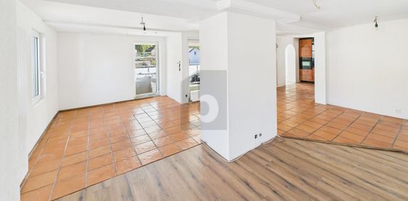 FRESHLY RENOVATED WITH A LARGE BALCONY - Foto 2